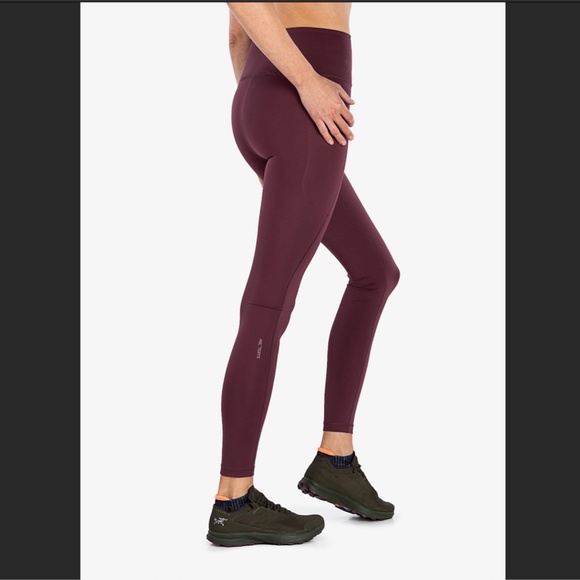 NWOT Arc'teryx Essent High Rise Utility 26" Leggings Women's XS Jupiter Purple - Picture 1 of 15